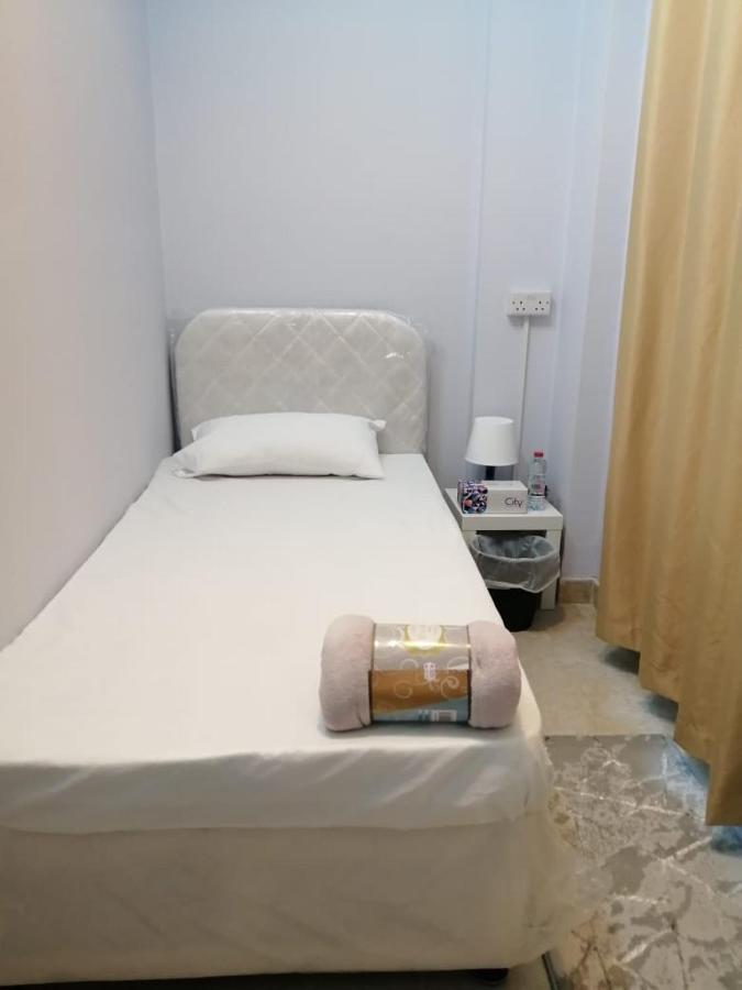 Albarsha 1 Hostel By Phm Dubai Ngoại thất bức ảnh